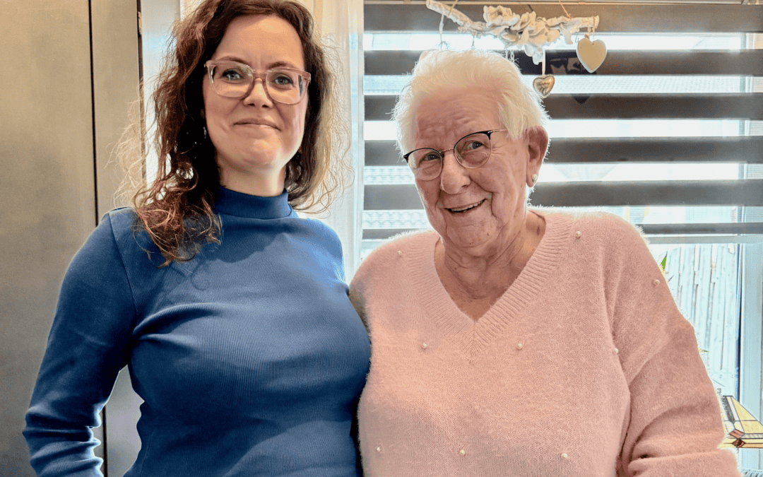 Marijke Verbeek en mevrouw v.d. Geest zijn geholpen door HelpSoq: zelfstandig mobiel en aantrekken kousen